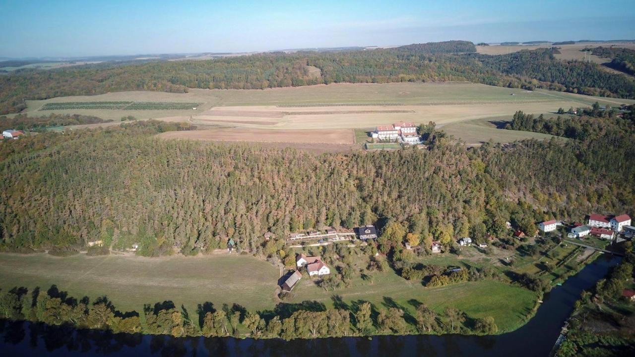 Hotel Berounka Hrebecniky Bagian luar foto