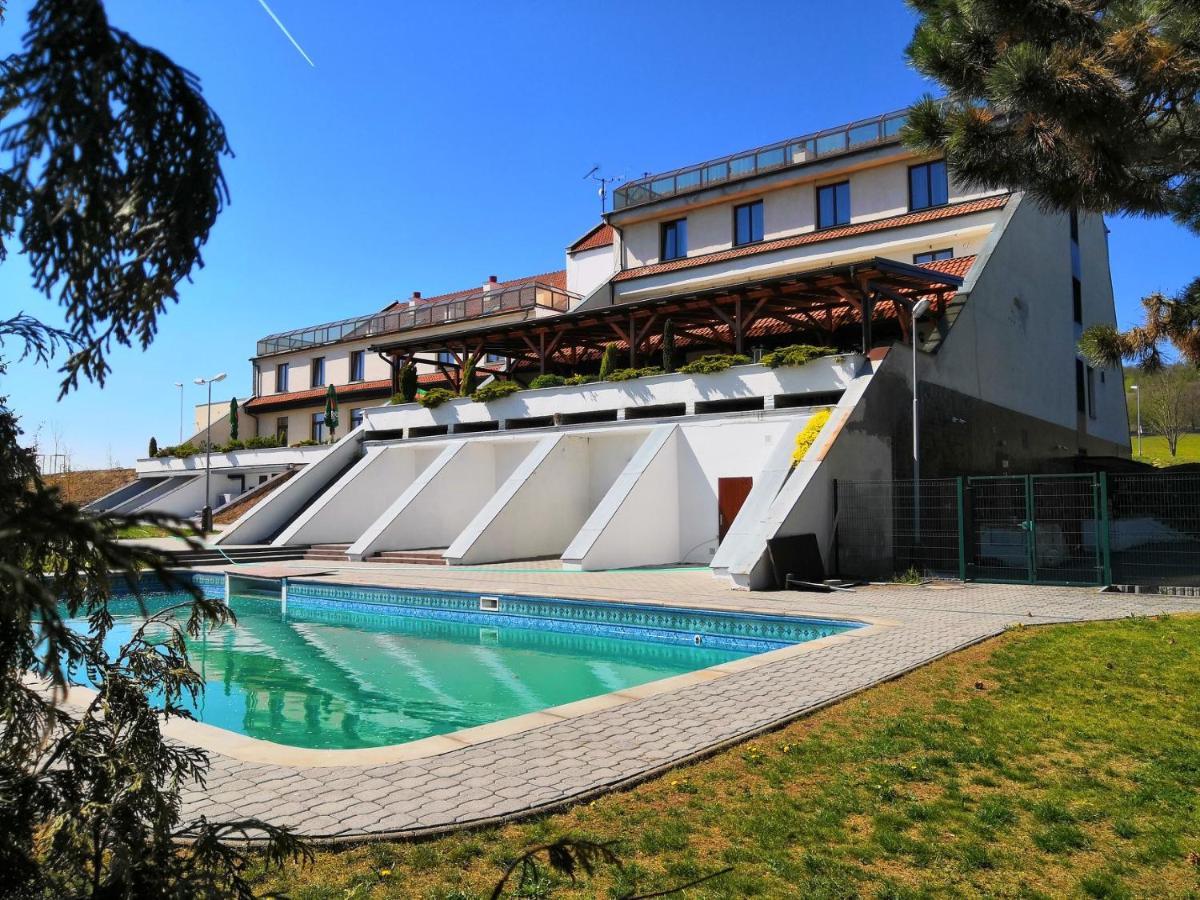 Hotel Berounka Hrebecniky Bagian luar foto