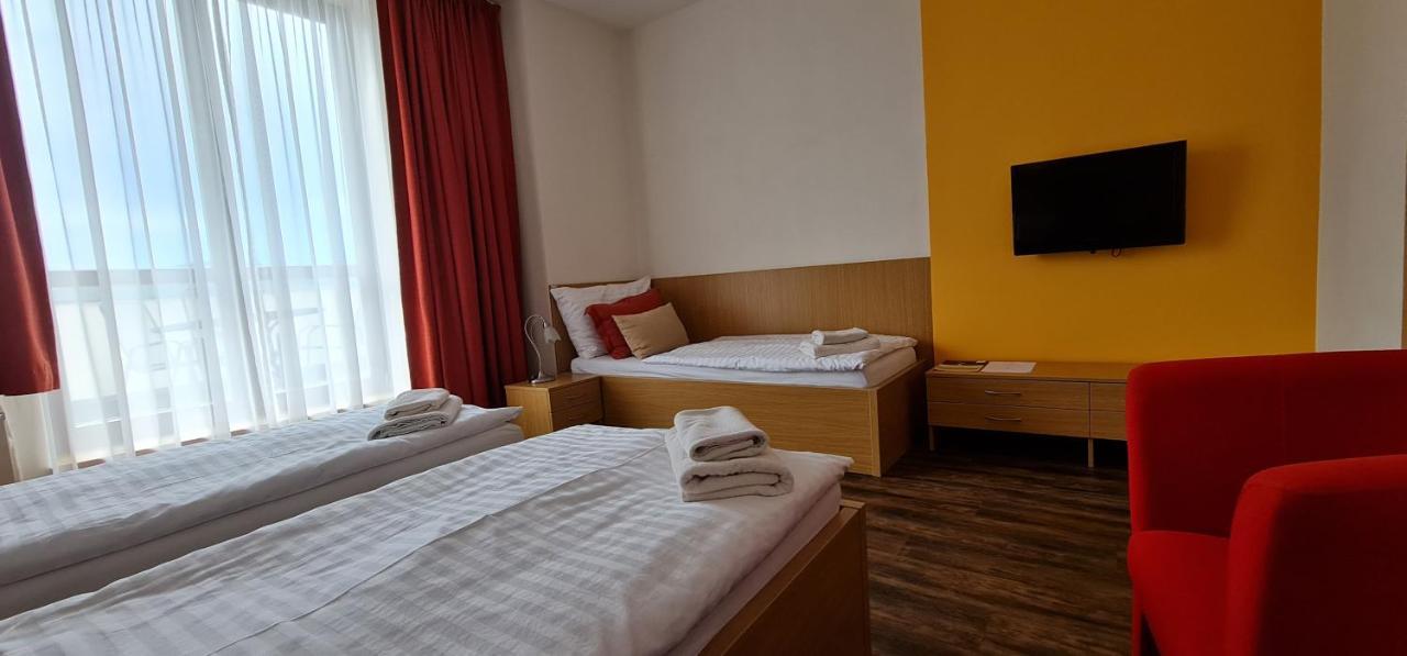 Hotel Berounka Hrebecniky Bagian luar foto