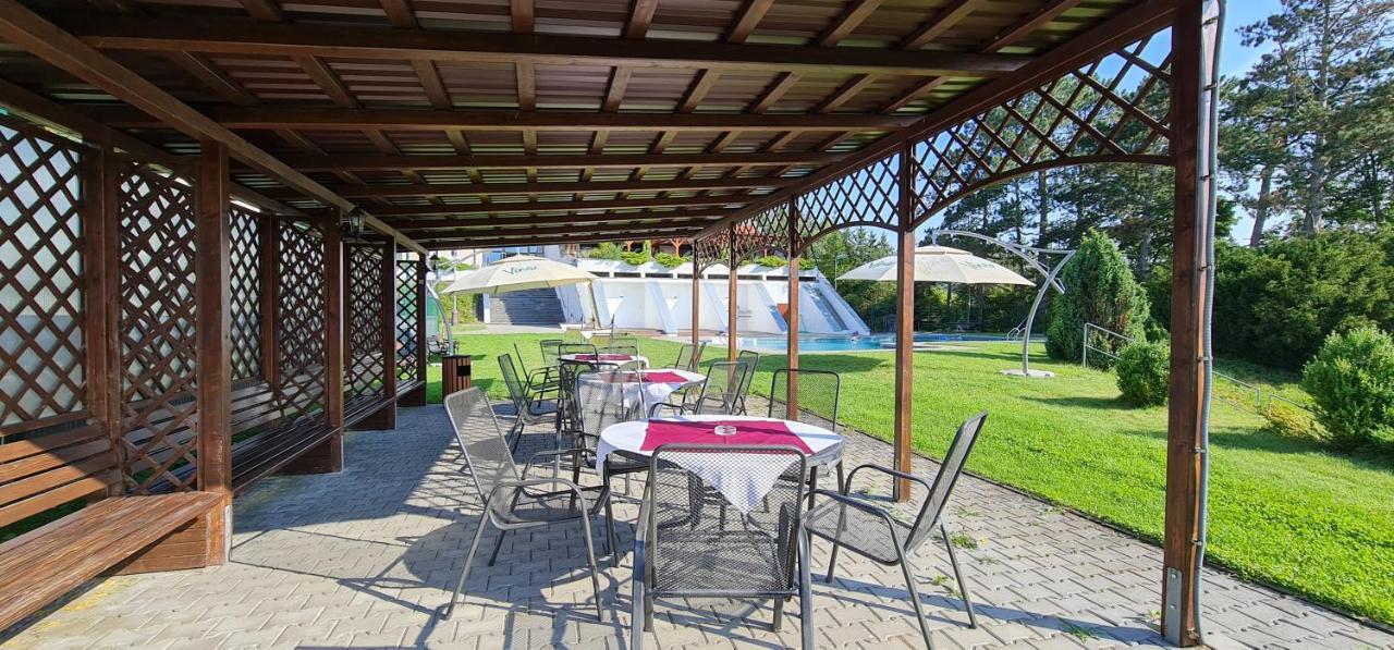 Hotel Berounka Hrebecniky Bagian luar foto