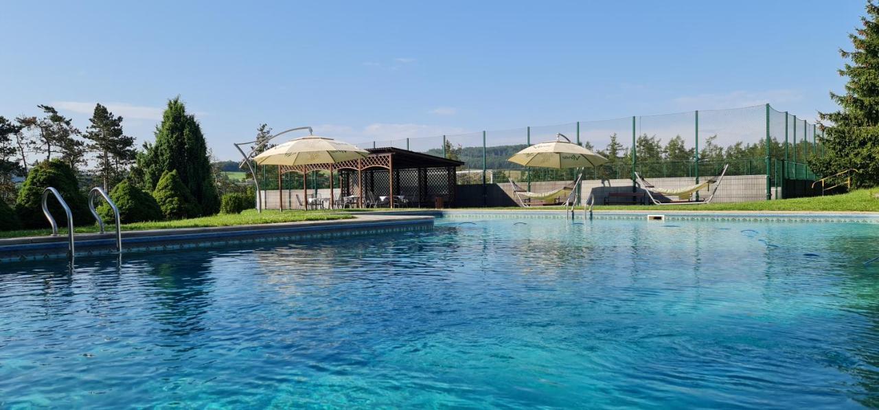 Hotel Berounka Hrebecniky Bagian luar foto