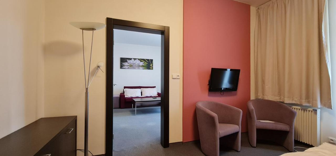 Hotel Berounka Hrebecniky Bagian luar foto